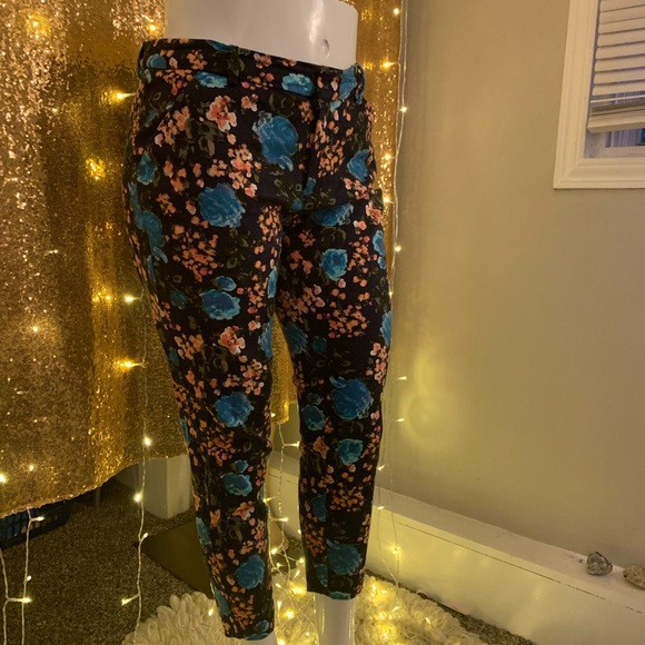 Merona Pants - Merona 🎀 Floral Ankle Capri